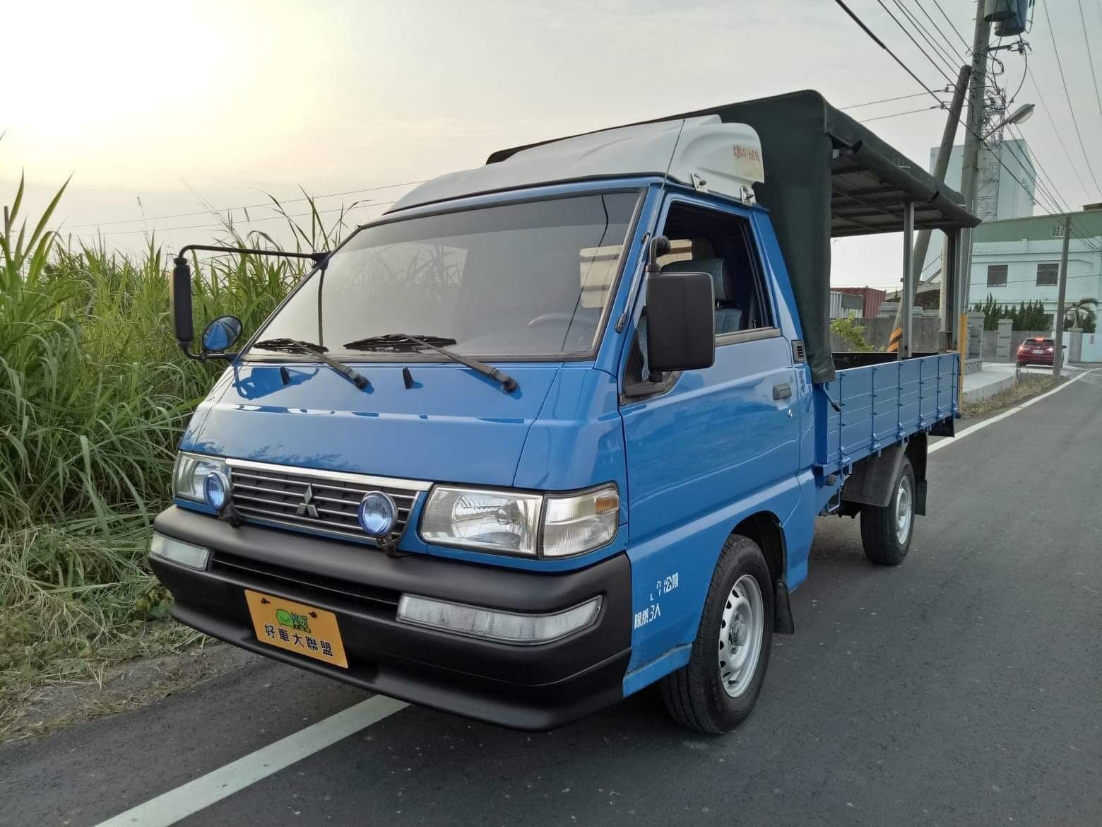 2012 Mitsubishi 三菱 商用車