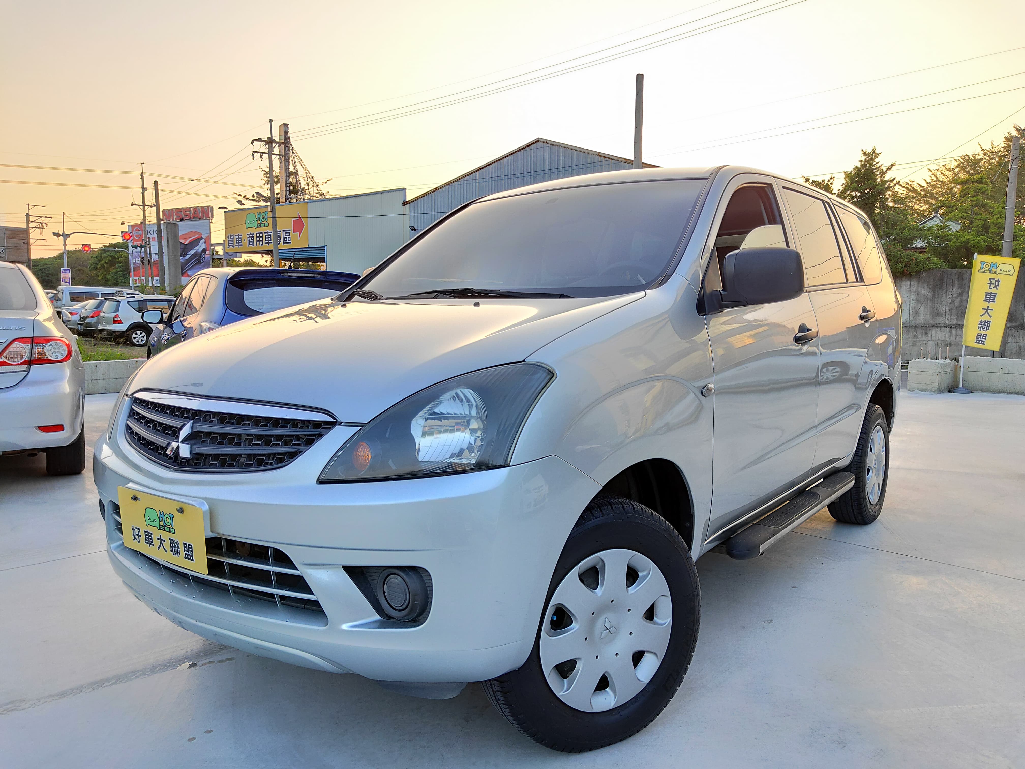 2012 Mitsubishi 三菱 Zinger