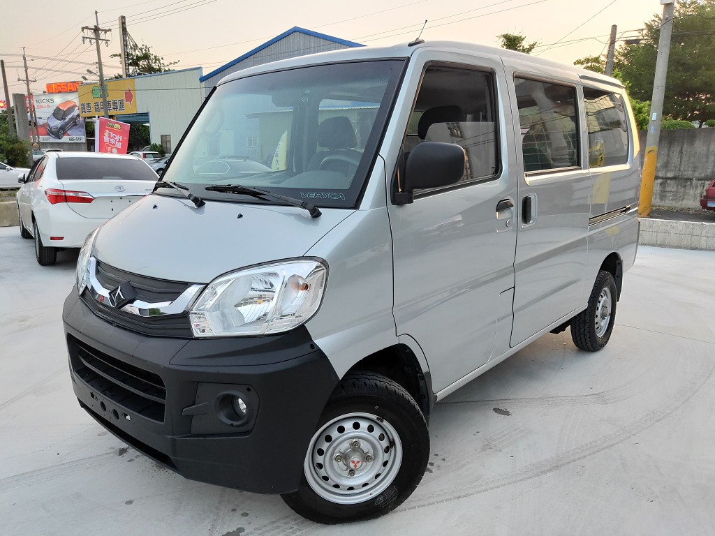 2016 Mitsubishi 三菱 商用車