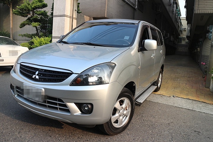 2011 Mitsubishi Zinger