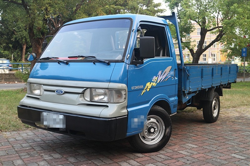 2002 Ford Econovan