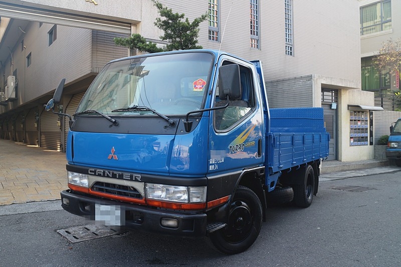 2003 Mitsubishi 商用車