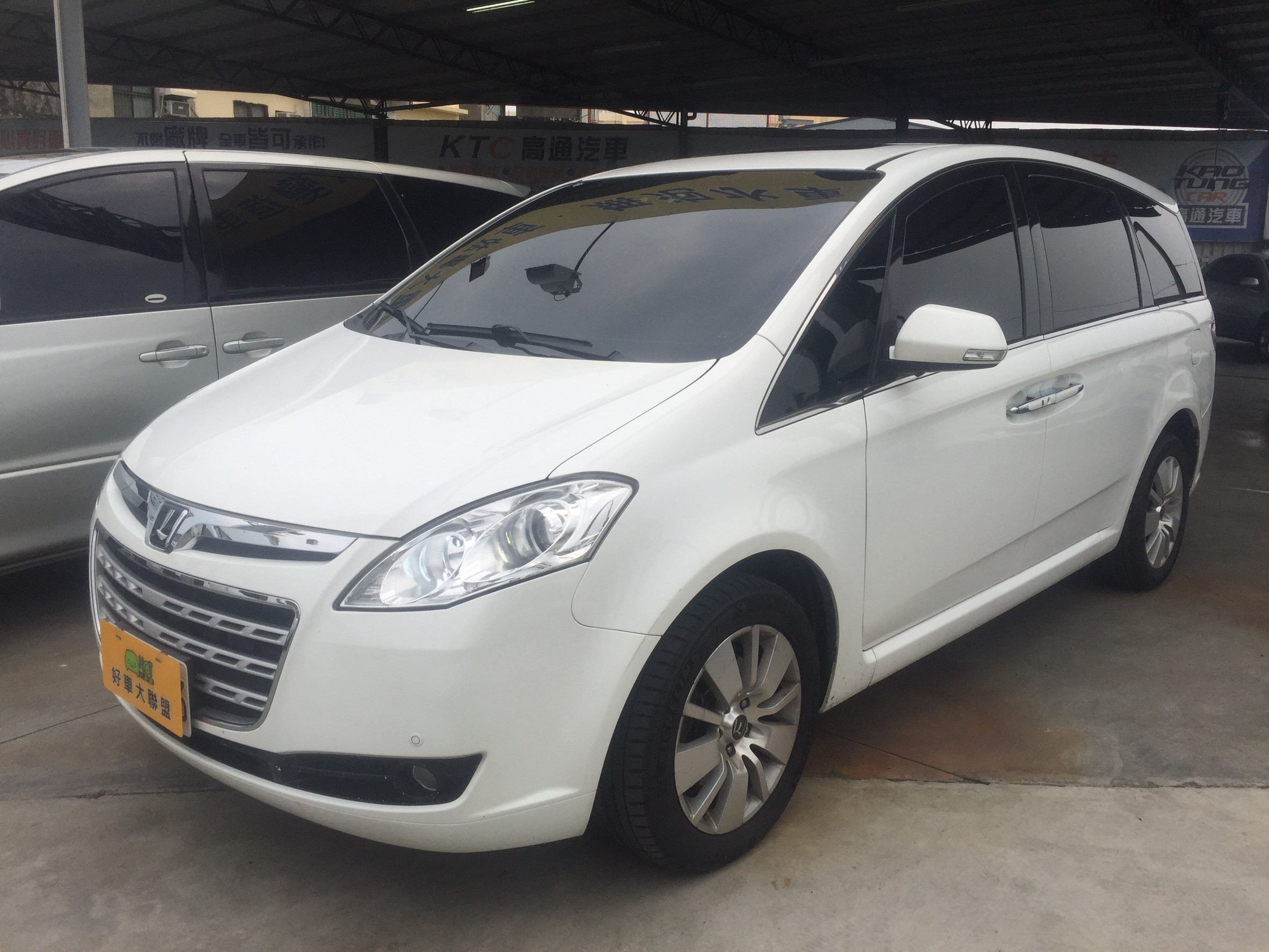 2011 Luxgen 7 mpv