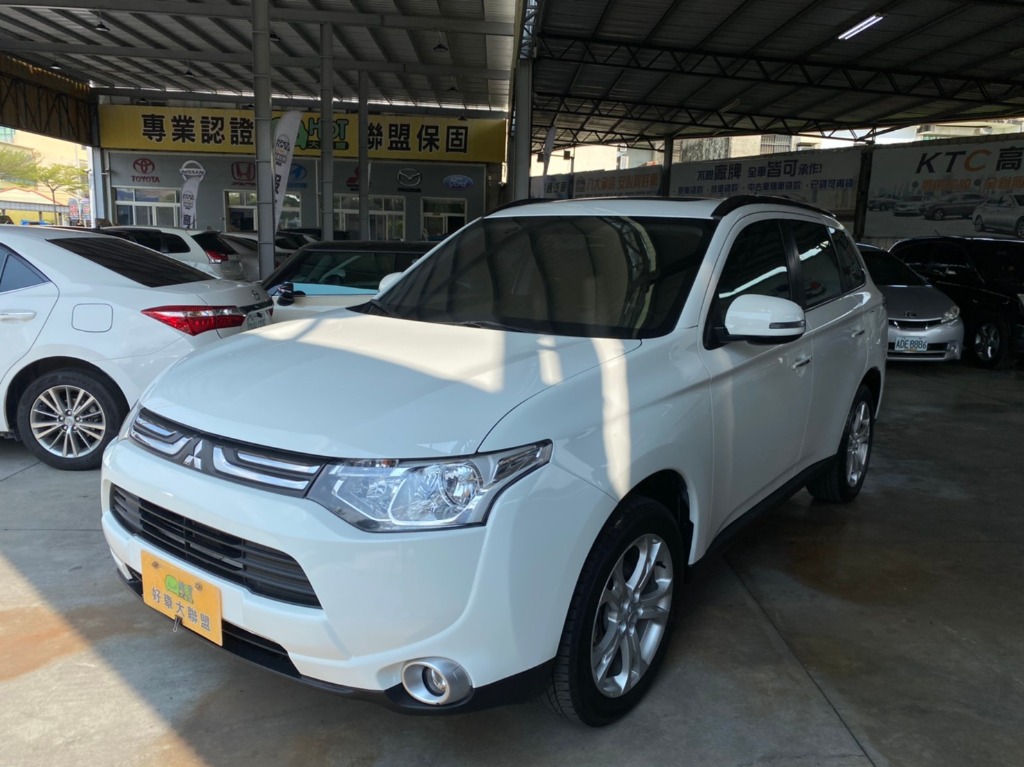 2016 Mitsubishi 三菱 Outlander