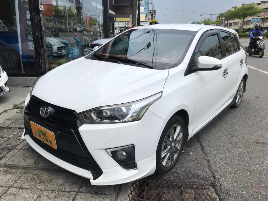 Hot大聯盟 Toyota Yaris 15年yaris 1 5 白