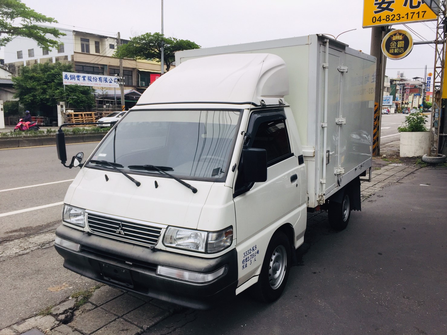 2011 Mitsubishi 商用車