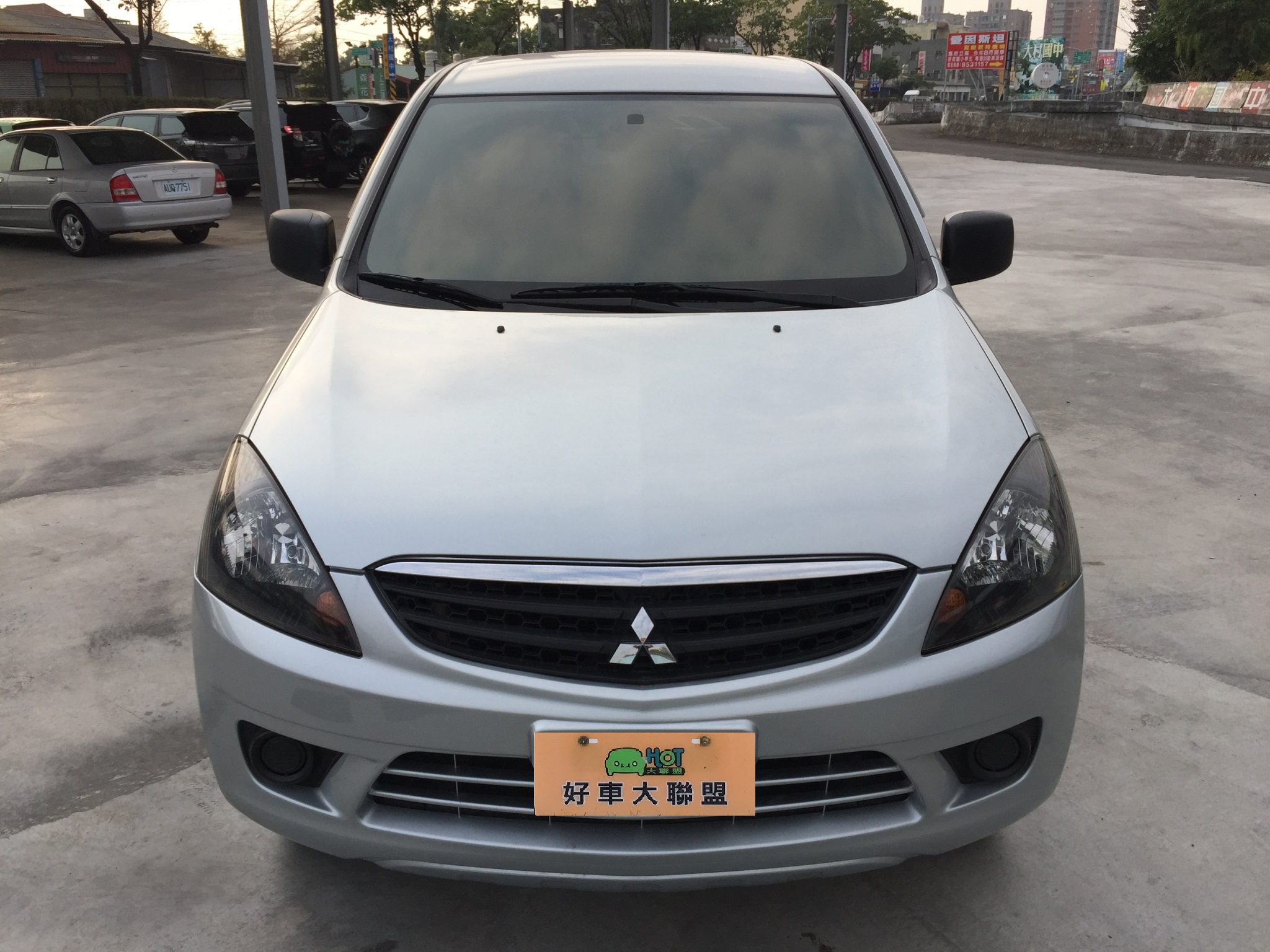 2012 Mitsubishi 三菱 Zinger
