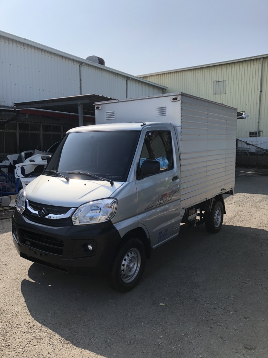 2013 Mitsubishi 三菱 商用車