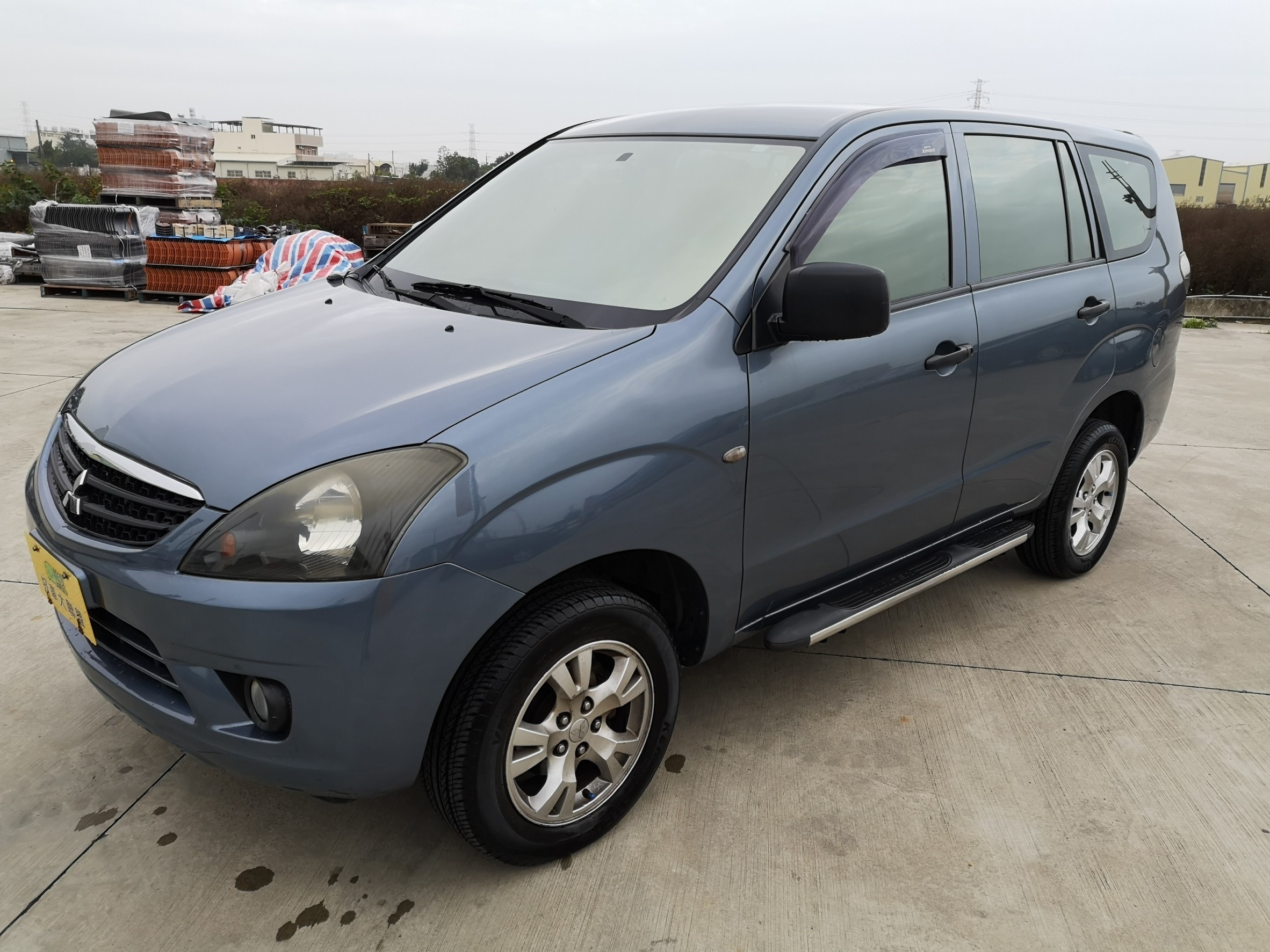 2009 Mitsubishi Zinger