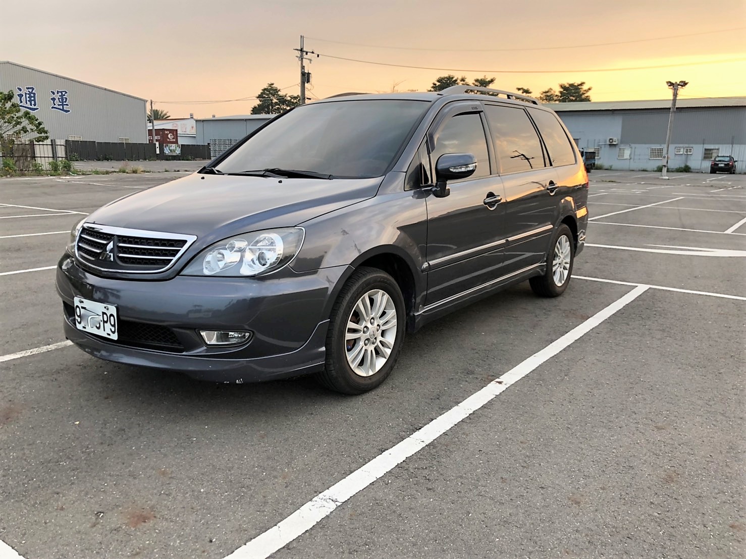 2012 Mitsubishi 三菱 Savrin