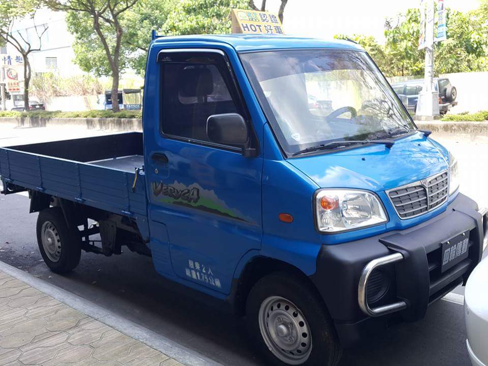 2004 Mitsubishi 商用車