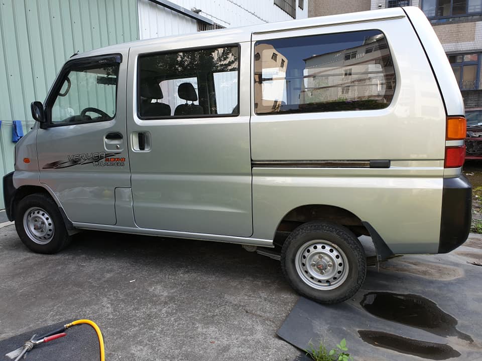 2012 Mitsubishi 三菱 商用車