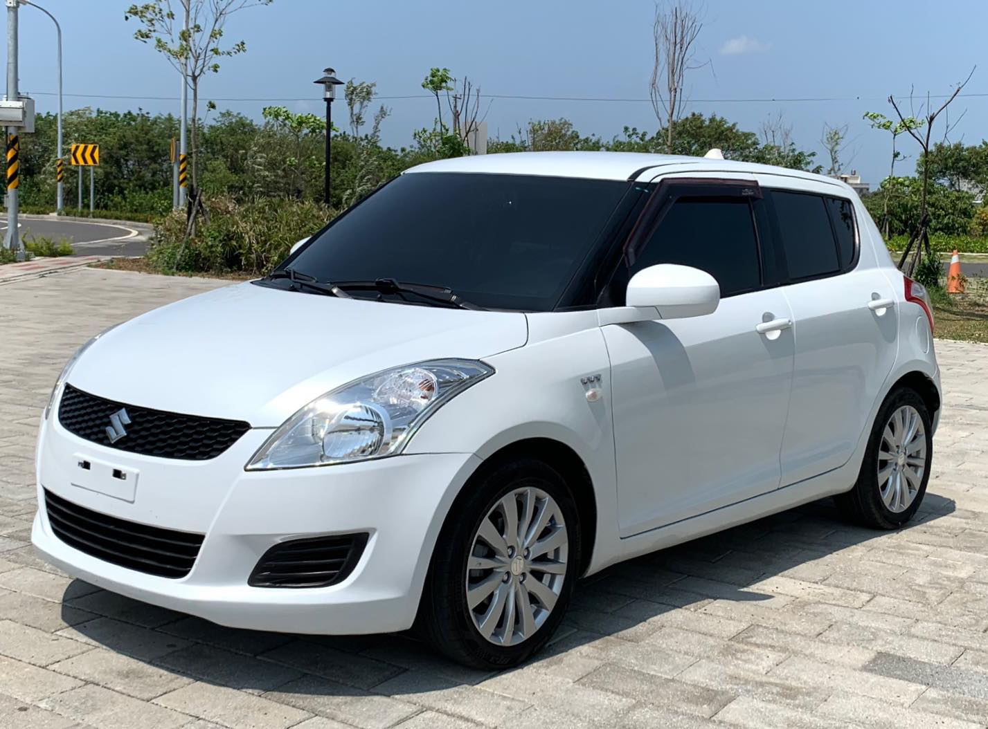 2011 Suzuki 鈴木 Swift