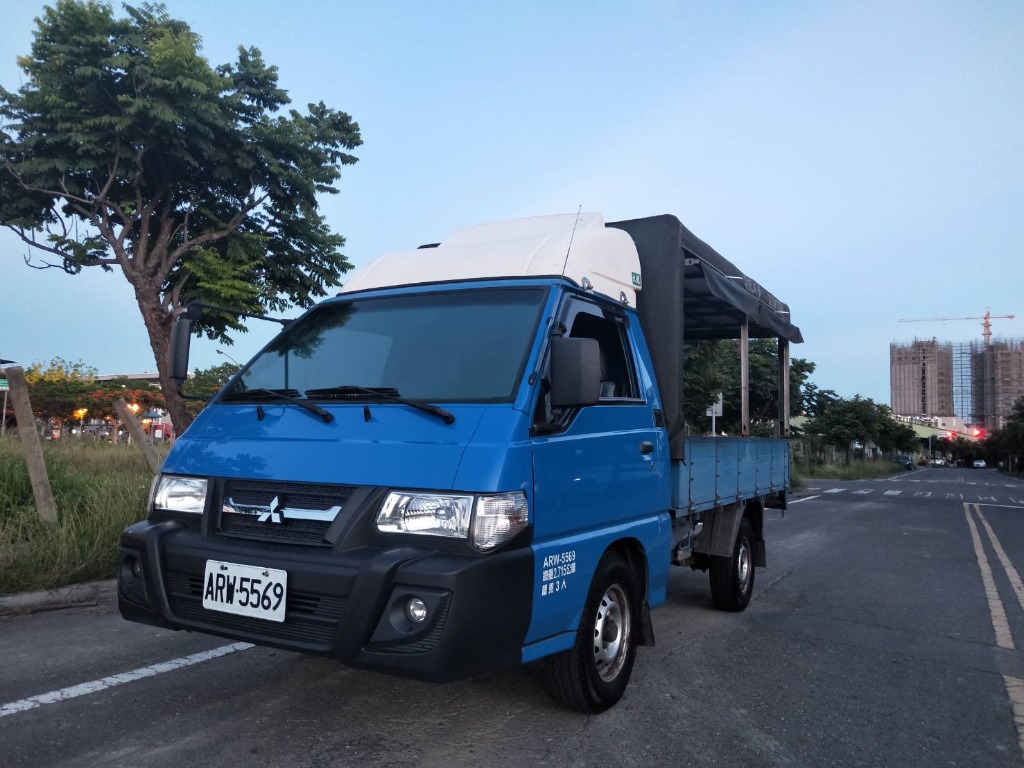 2013 Mitsubishi 三菱 商用車