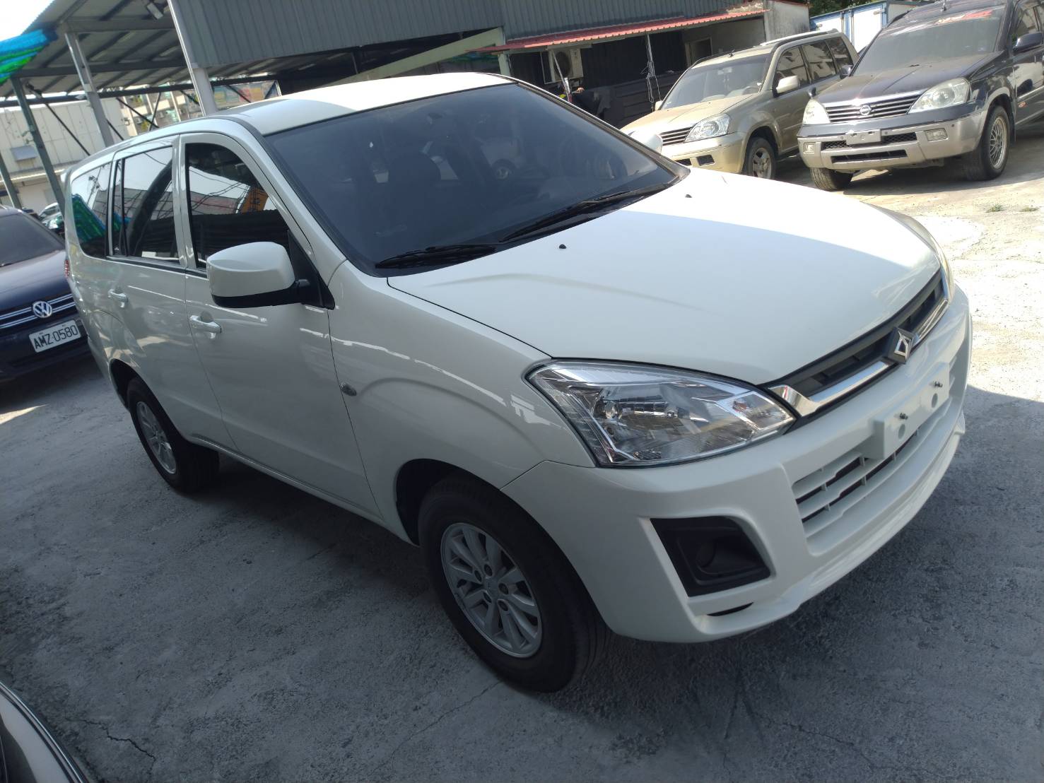 2015 Mitsubishi 三菱 Zinger
