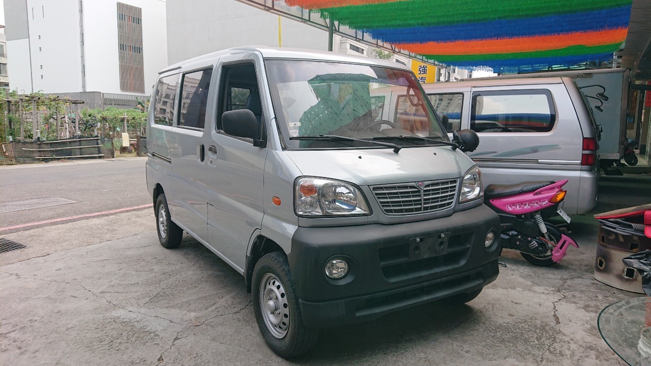 2009 Mitsubishi 三菱 商用車