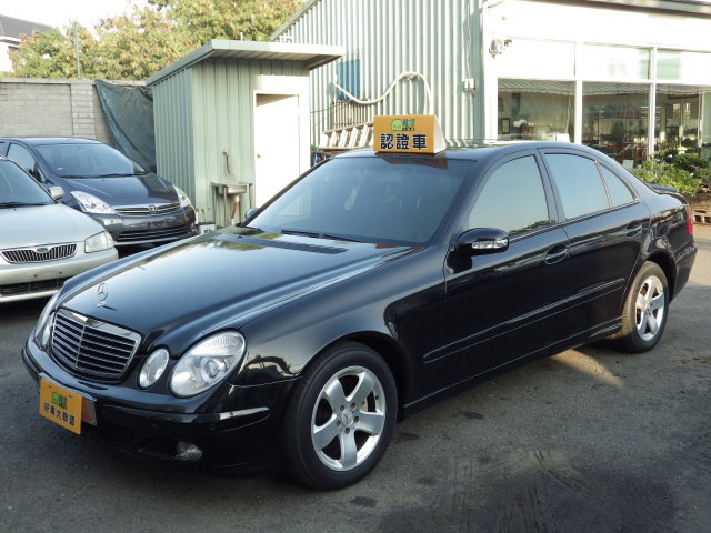 2004 M-benz E-class