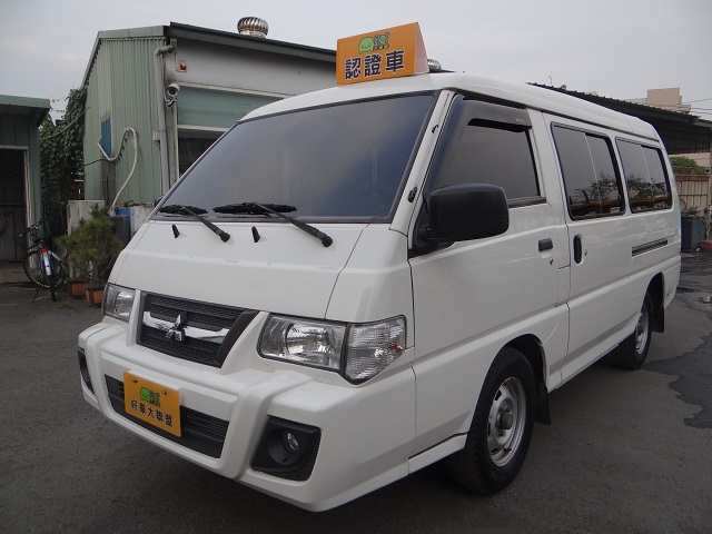 2015 Mitsubishi 商用車
