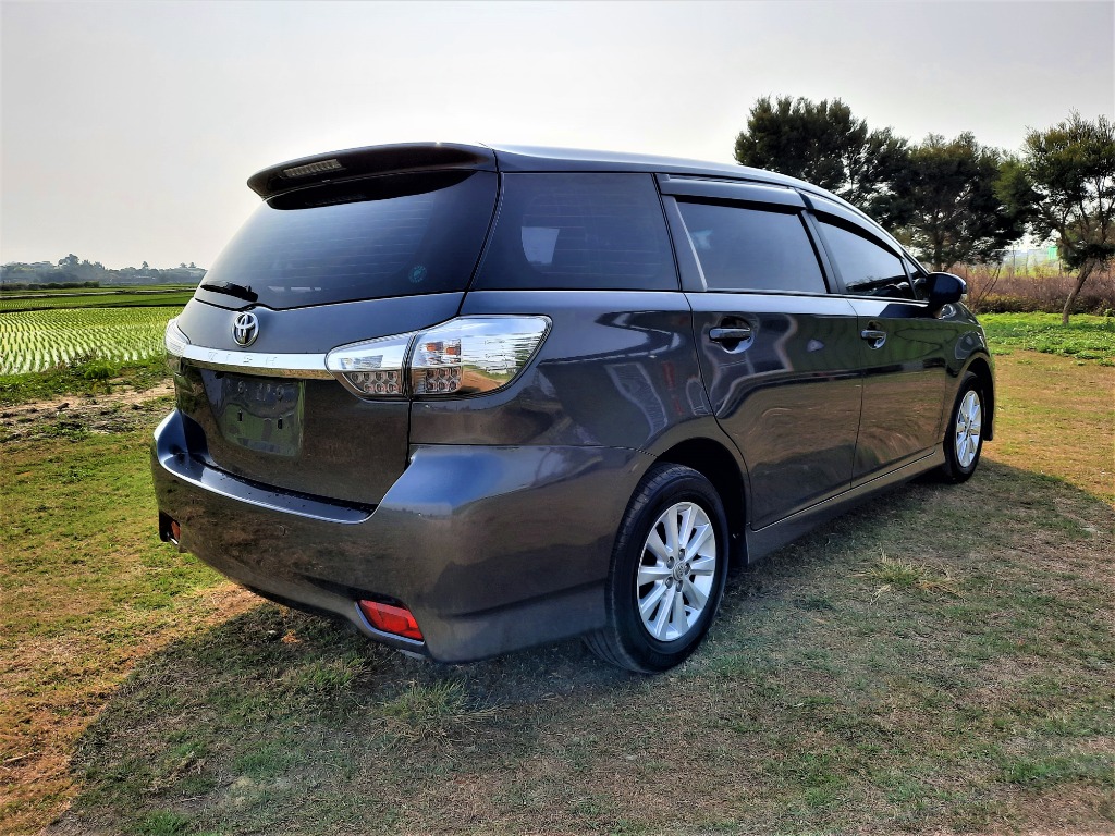 Toyota wish 2016