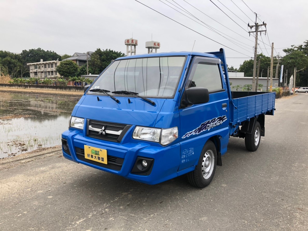 2015 Mitsubishi 三菱 商用車