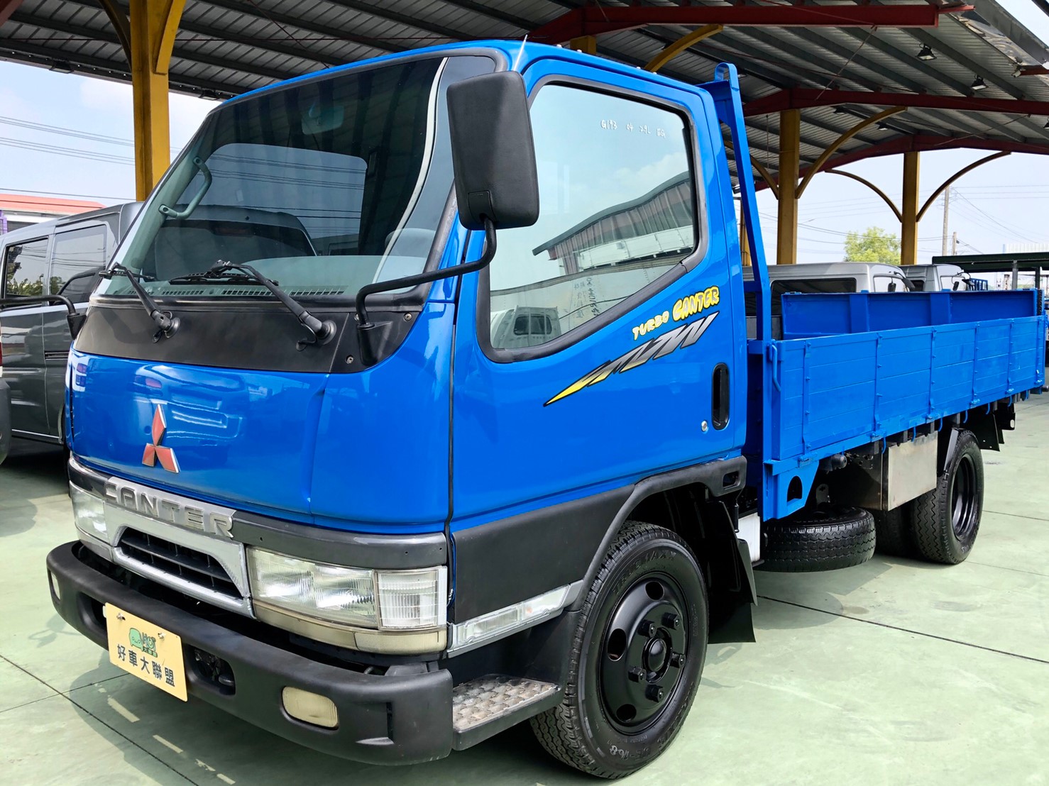 2004 Mitsubishi 三菱 商用車