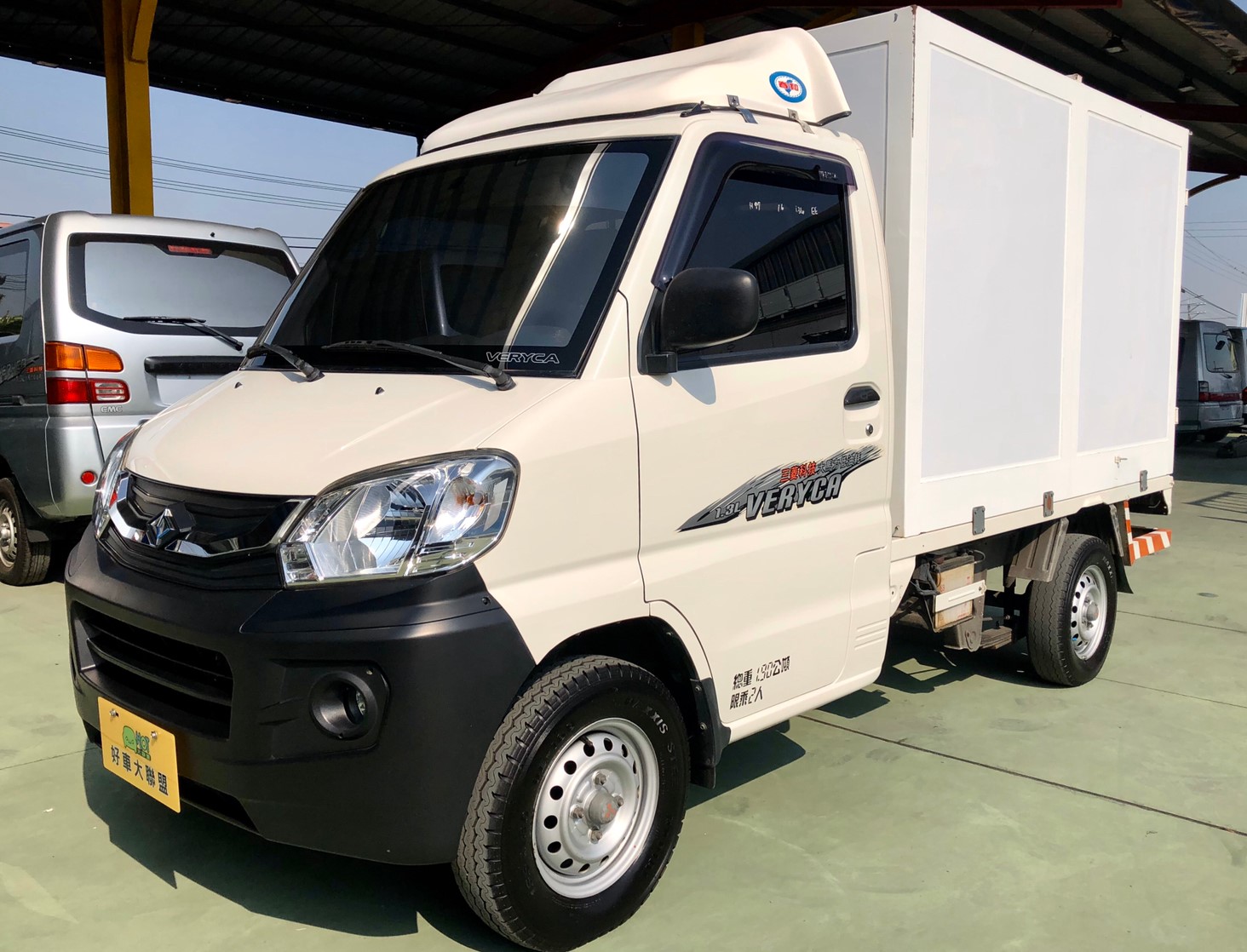 2016 Mitsubishi 三菱 商用車