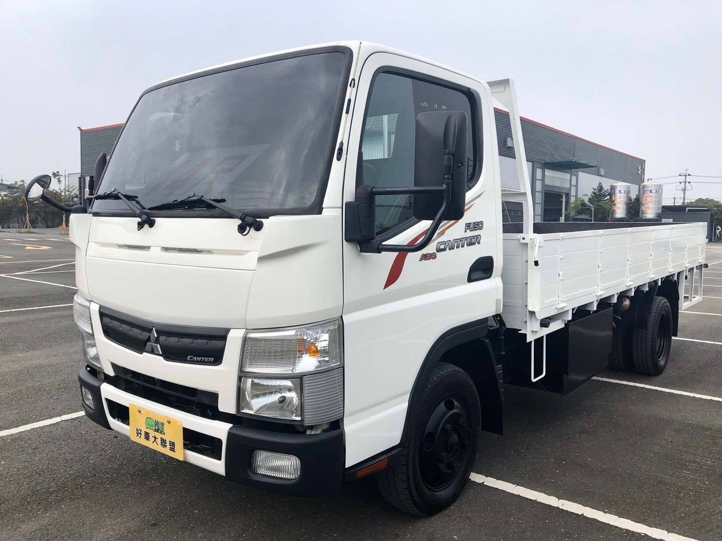 2014 Mitsubishi 三菱 商用車
