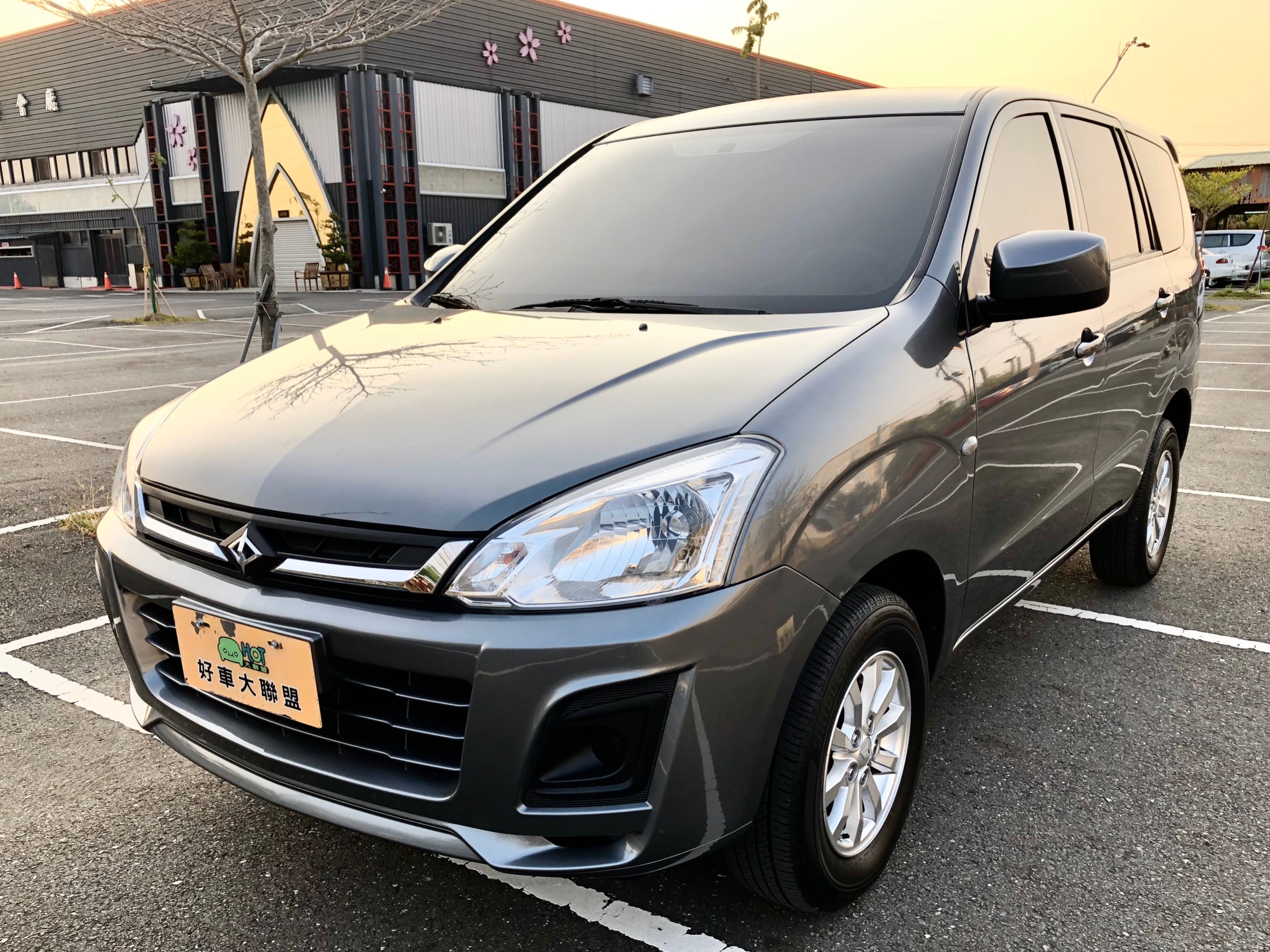 2018 Mitsubishi 三菱 Zinger