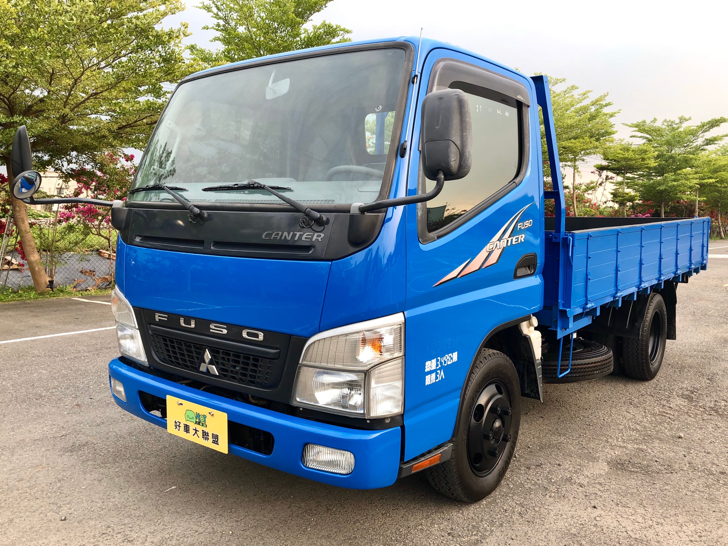 2011 Mitsubishi 三菱 商用車