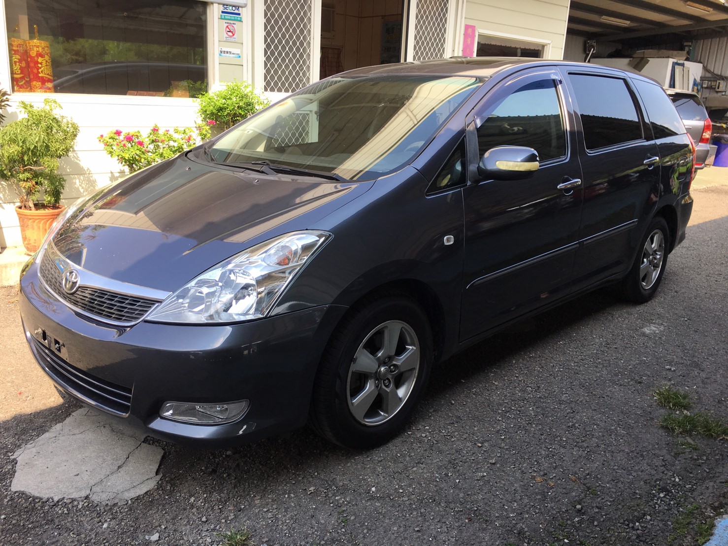 2004 Toyota Wish