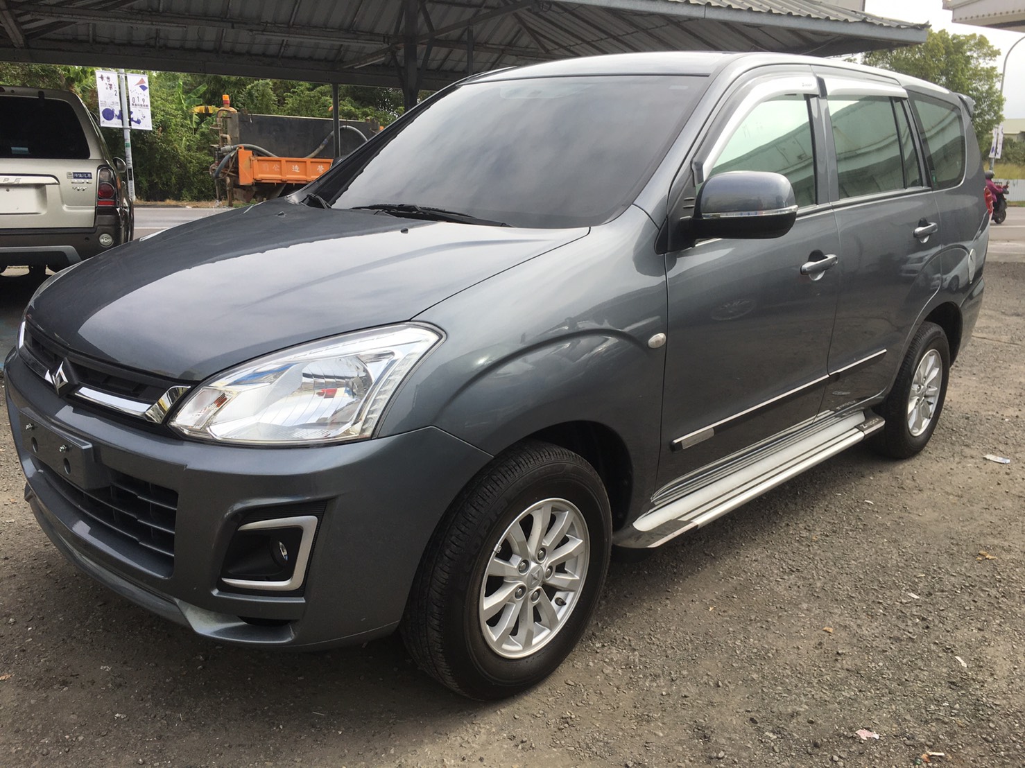 2017 Mitsubishi 三菱 Zinger
