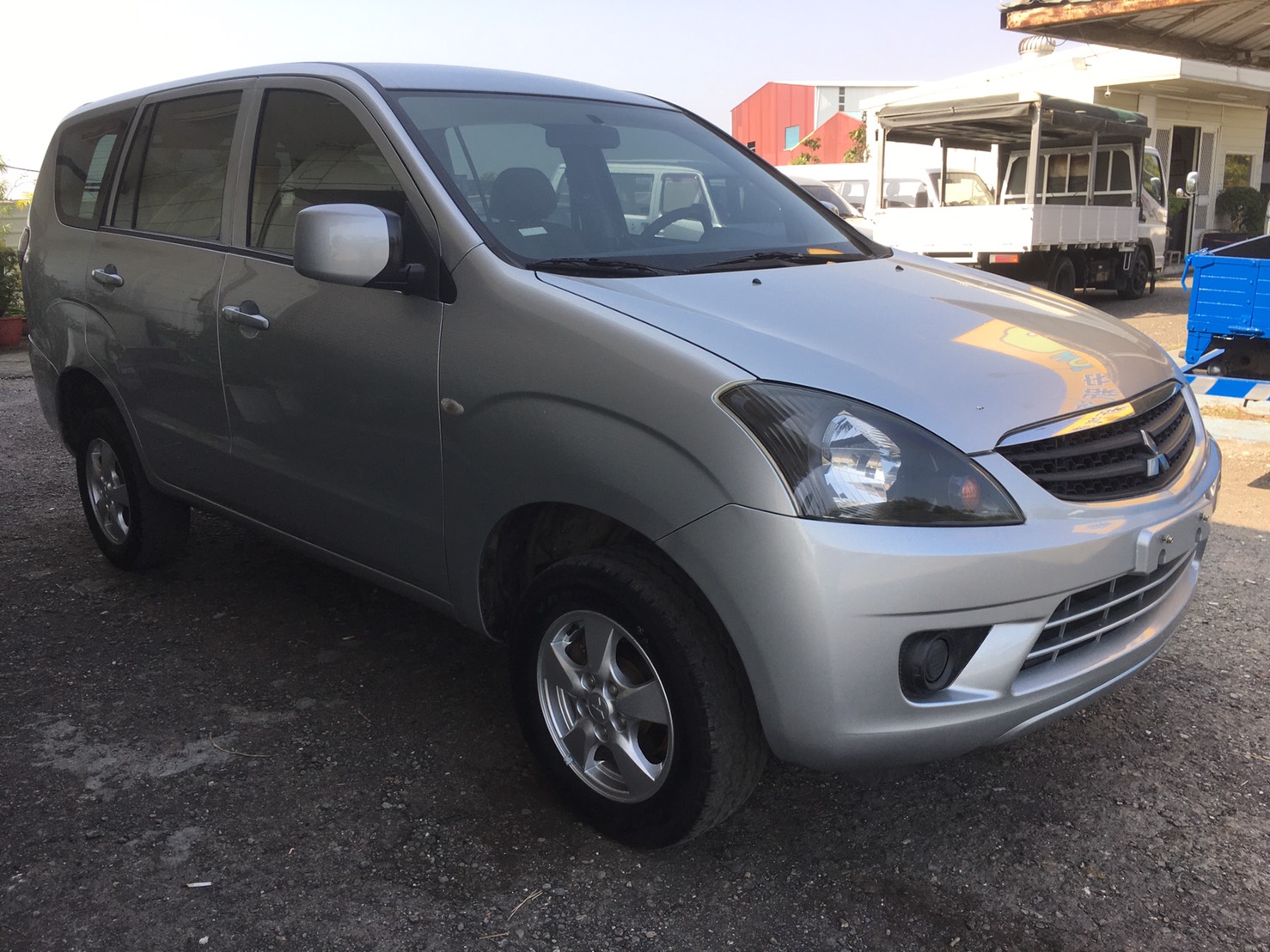 2013 Mitsubishi 三菱 Zinger