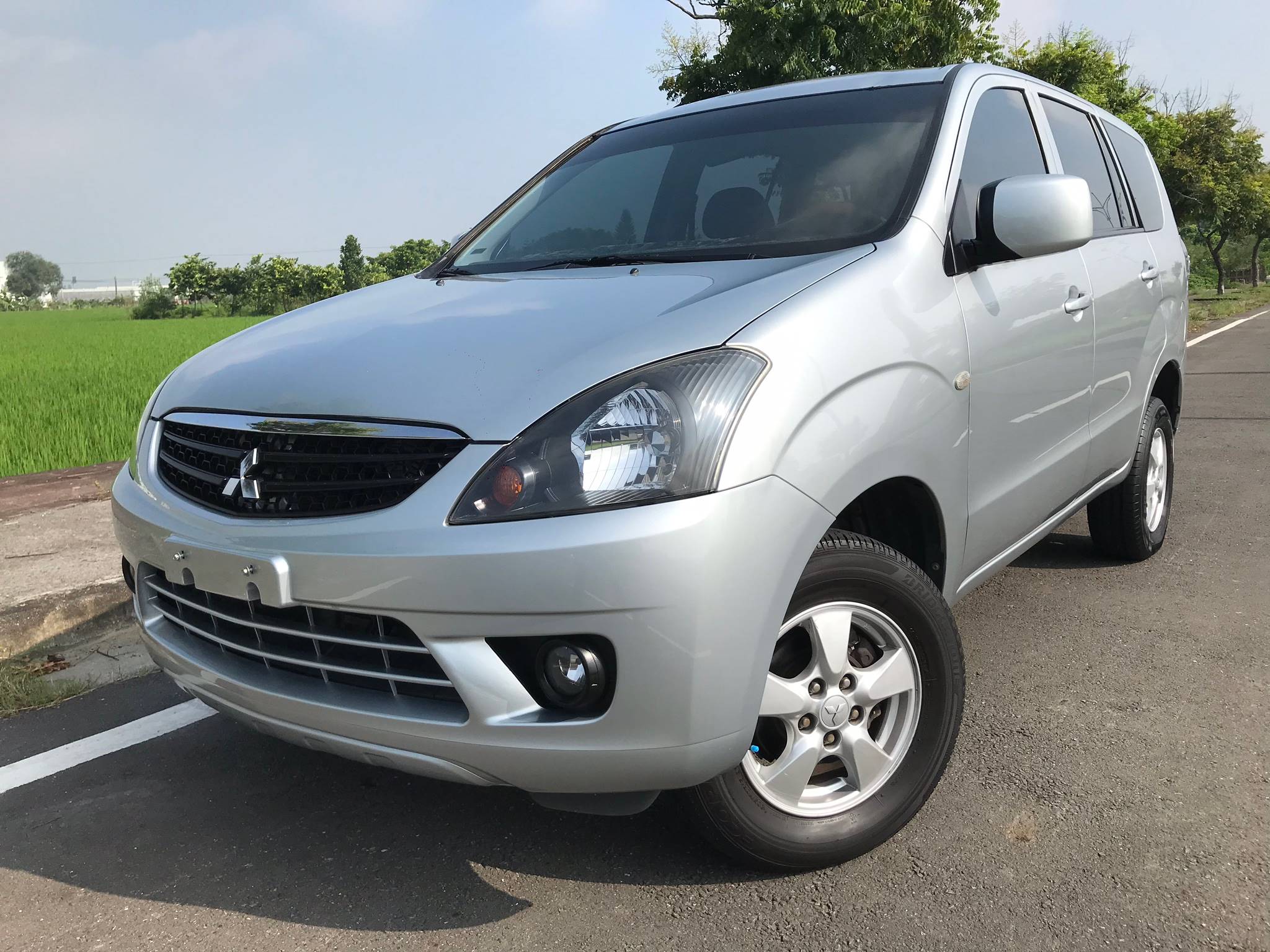 2014 Mitsubishi 三菱 Zinger