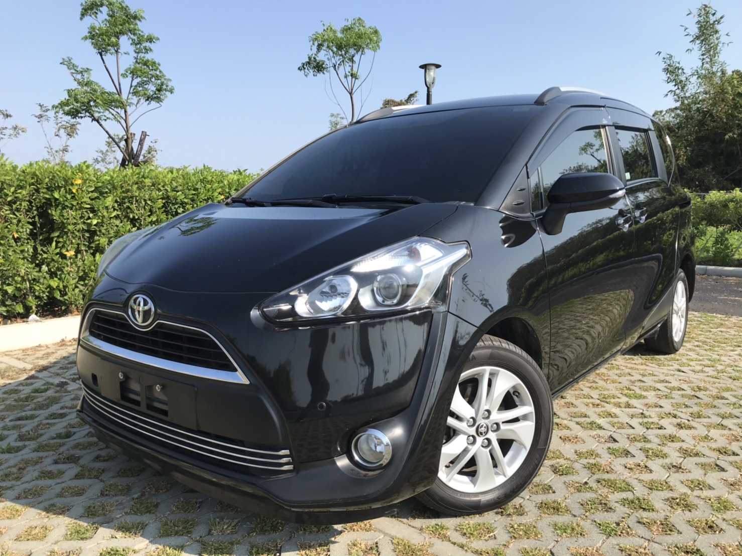 Hot大聯盟 Toyota Sienta 影音倒車攝影 Hot大聯盟 Toyota Sienta 影音倒車攝影