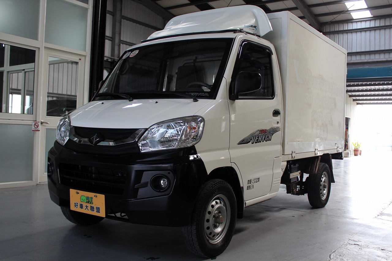 2015 Mitsubishi 三菱 商用車
