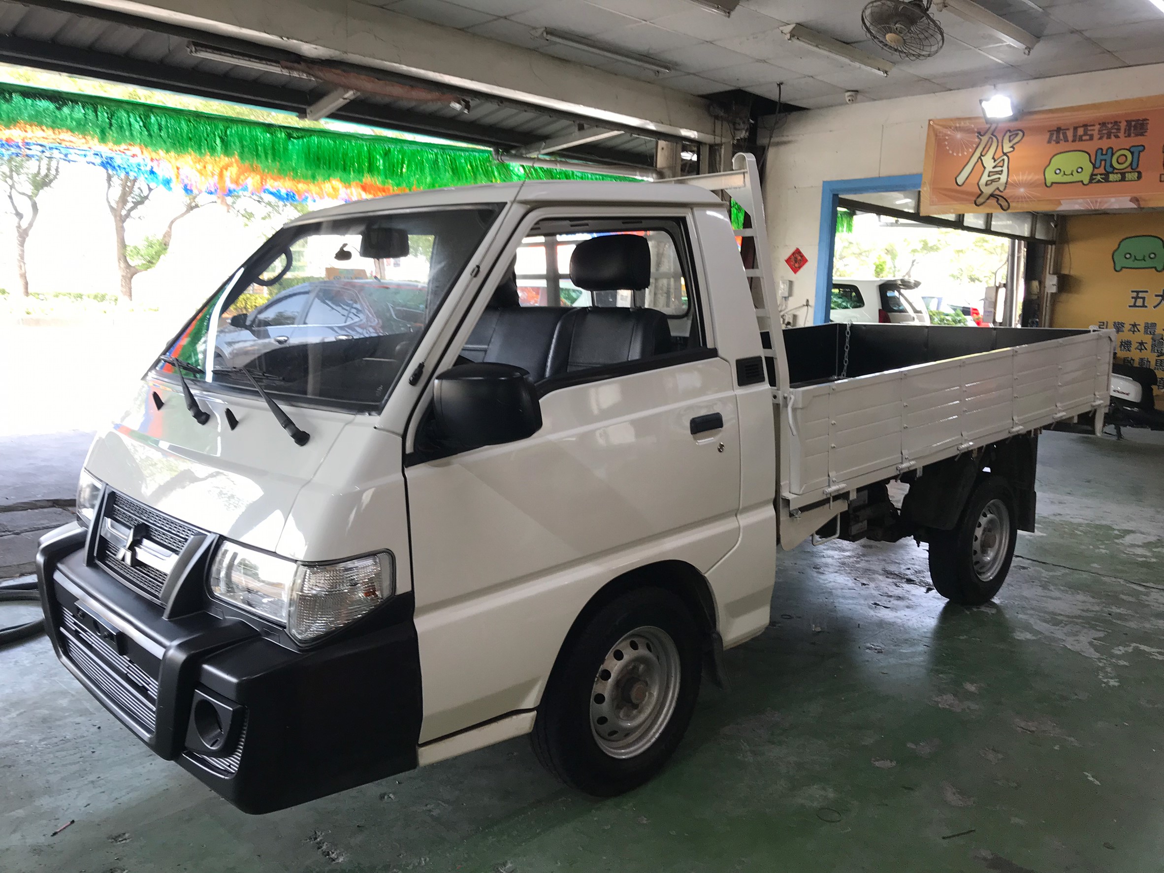 2014 Mitsubishi 三菱 商用車