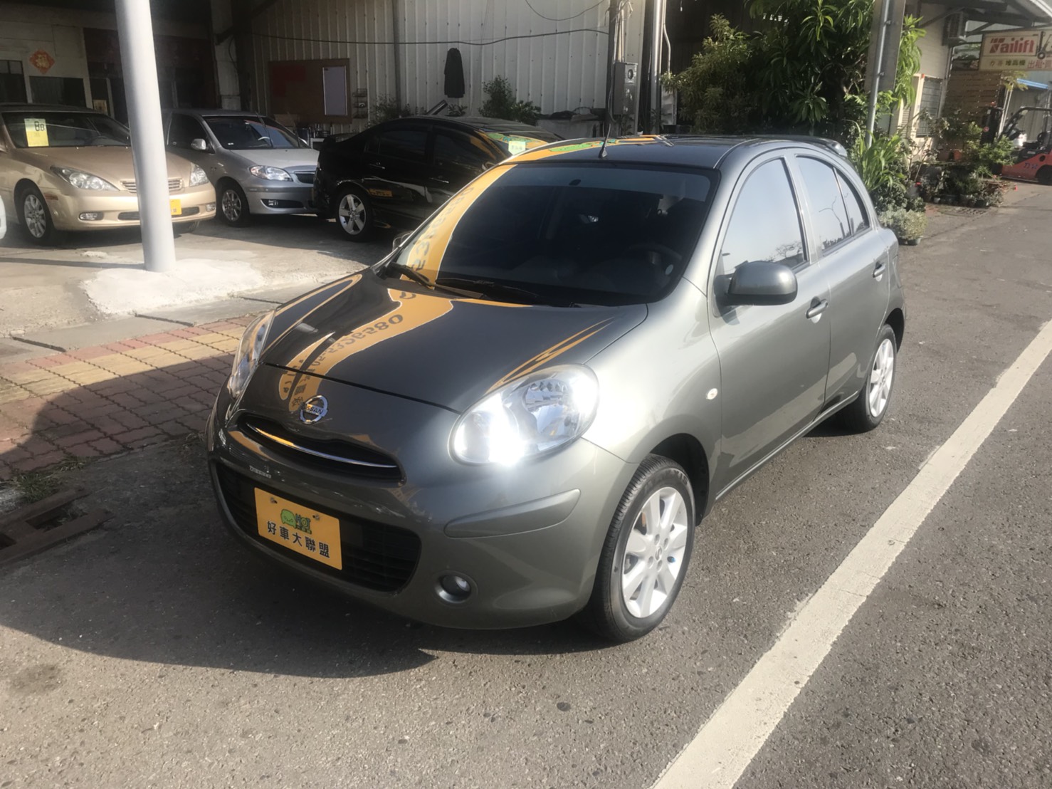2012 Nissan March