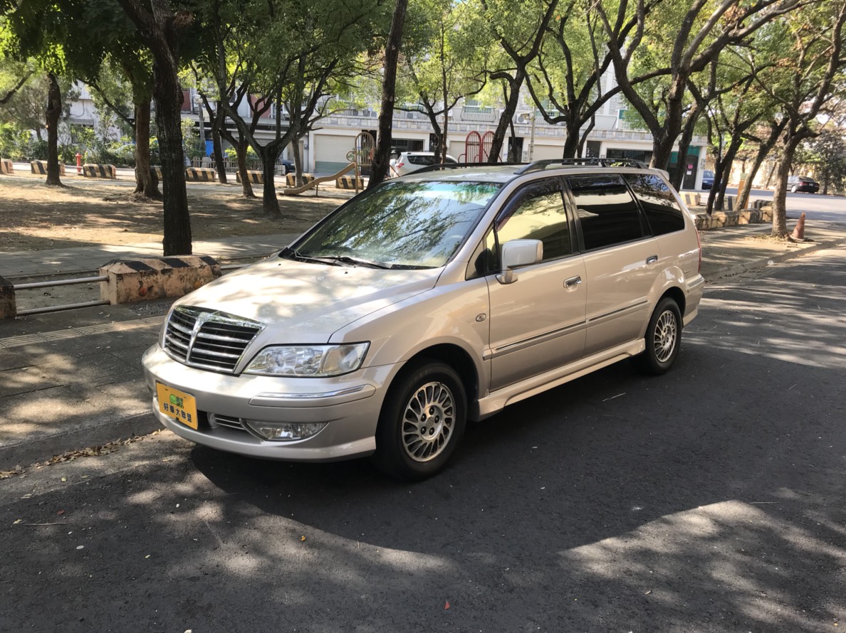 2003 Mitsubishi 三菱 Savrin