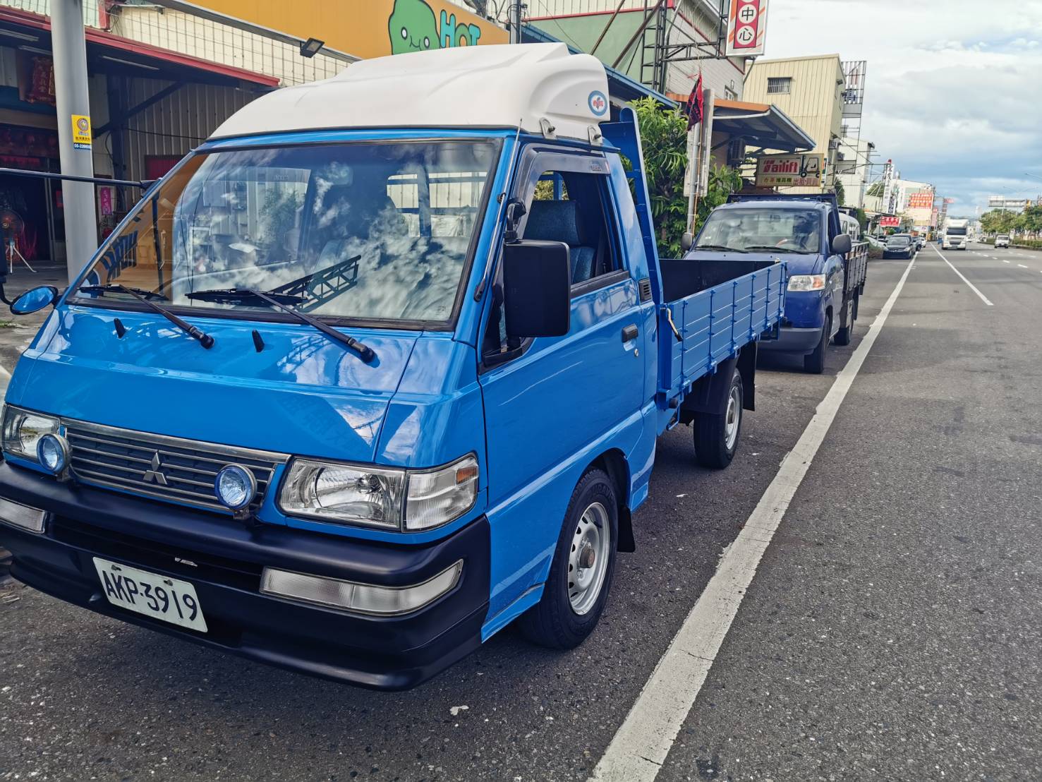 2012 Mitsubishi 商用車