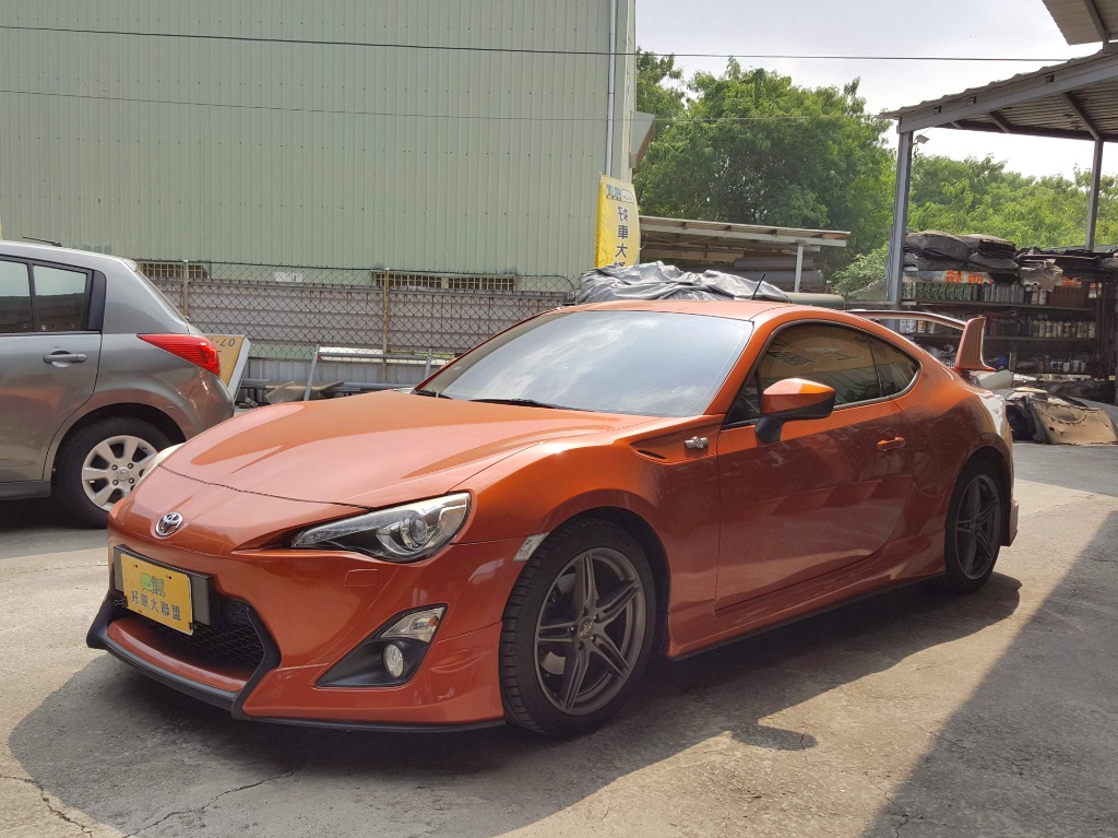 Hot大聯盟 Toyota 86 豐田86跑車2014年空力套件橙黃色0頭款可全貸