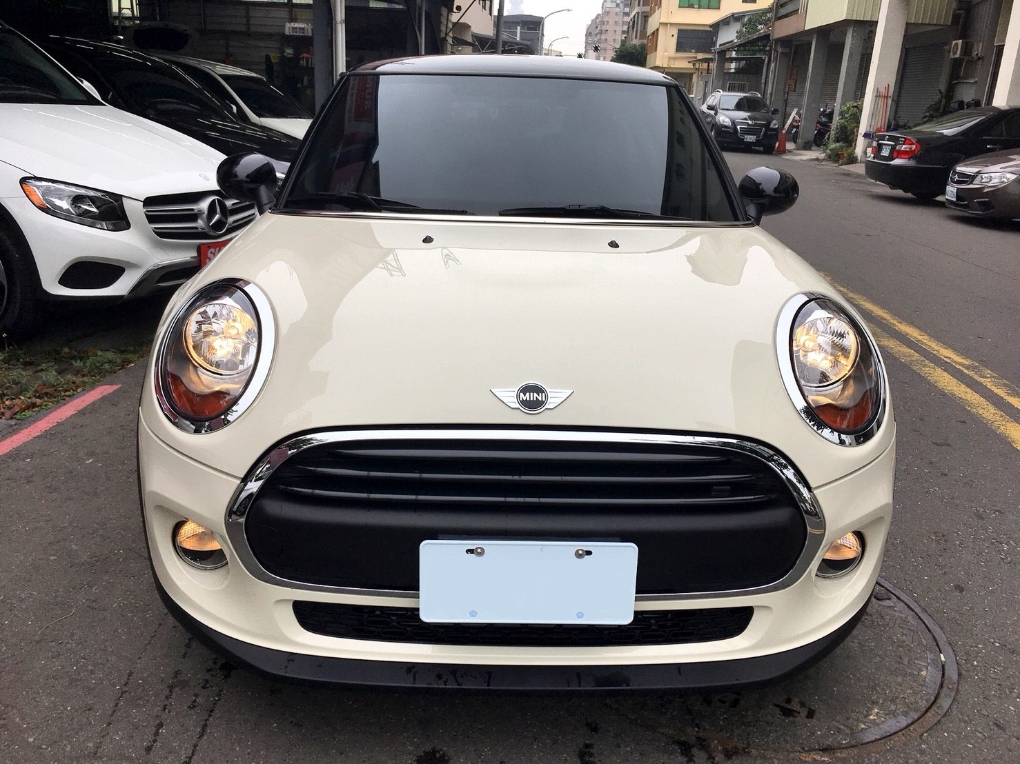 2017 Mini Hatch