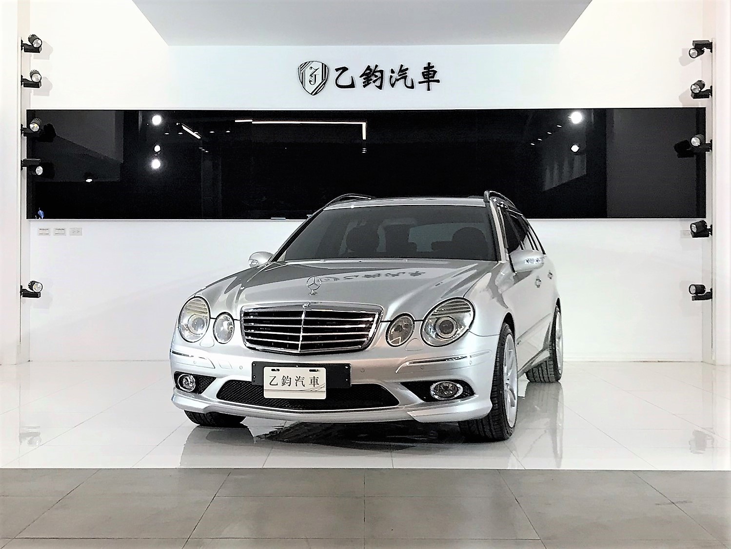 2005 M-benz E-class estate