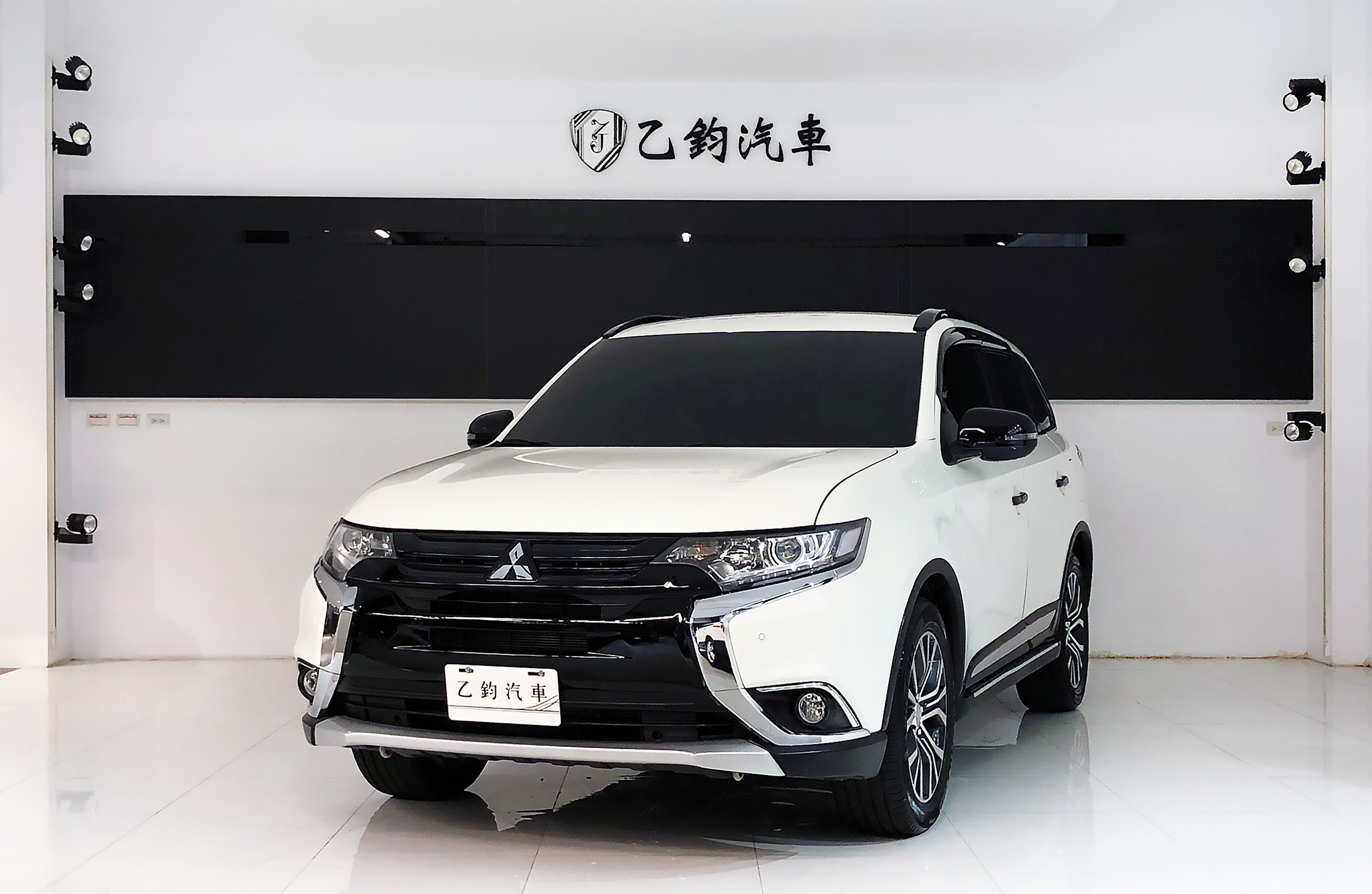 2016 Mitsubishi 三菱 Outlander