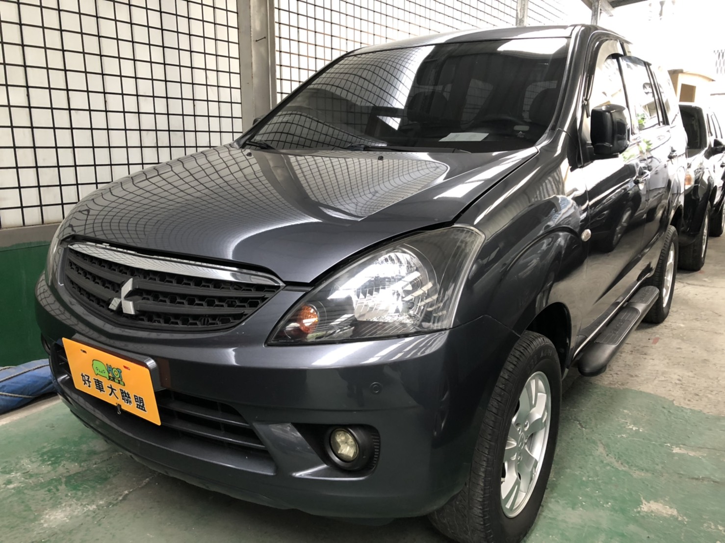 2013 Mitsubishi Zinger