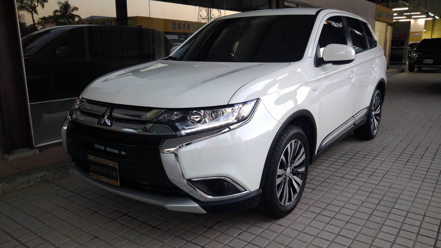 2019 Mitsubishi 三菱 Outlander