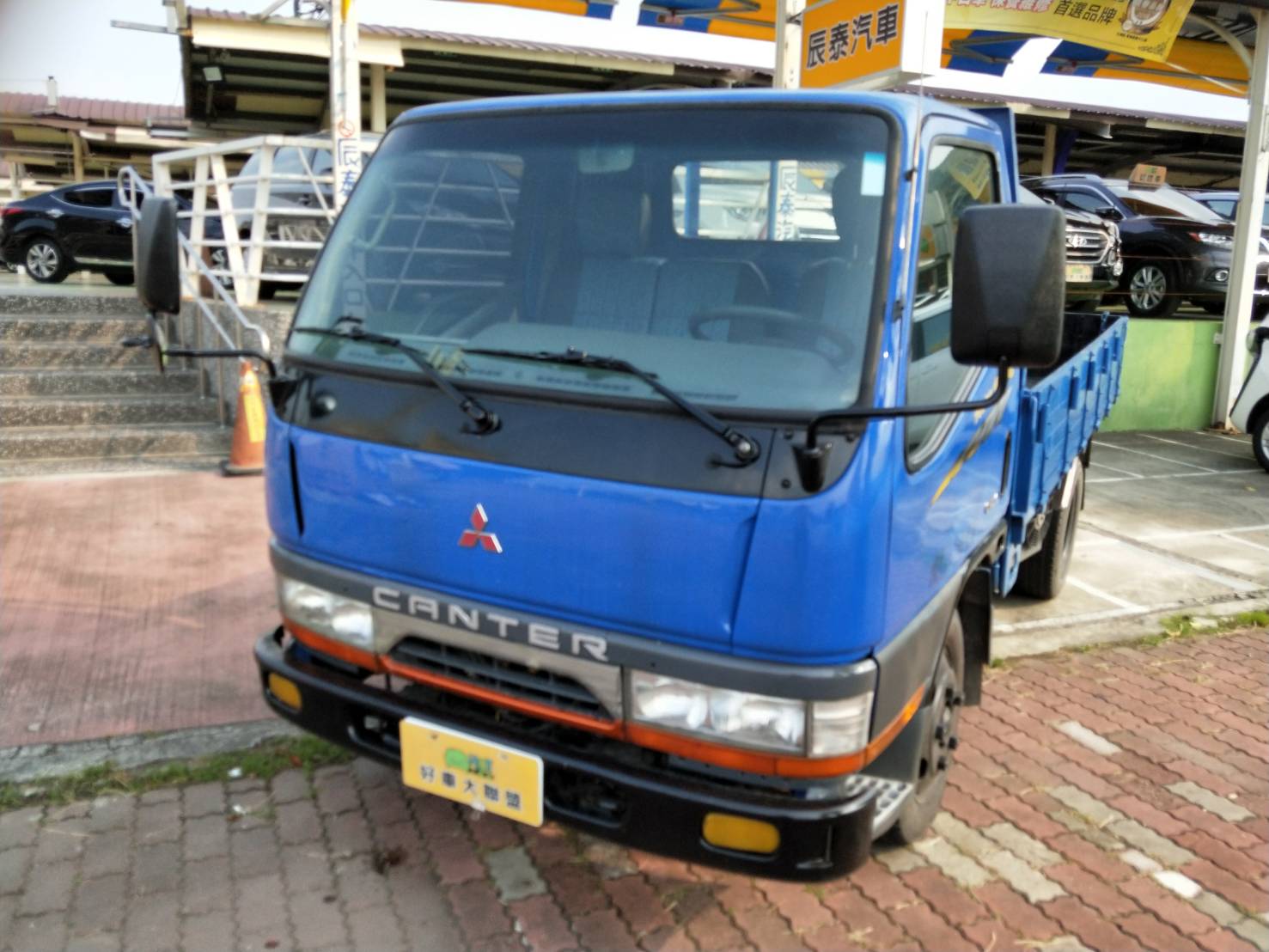 2000 Mitsubishi 商用車
