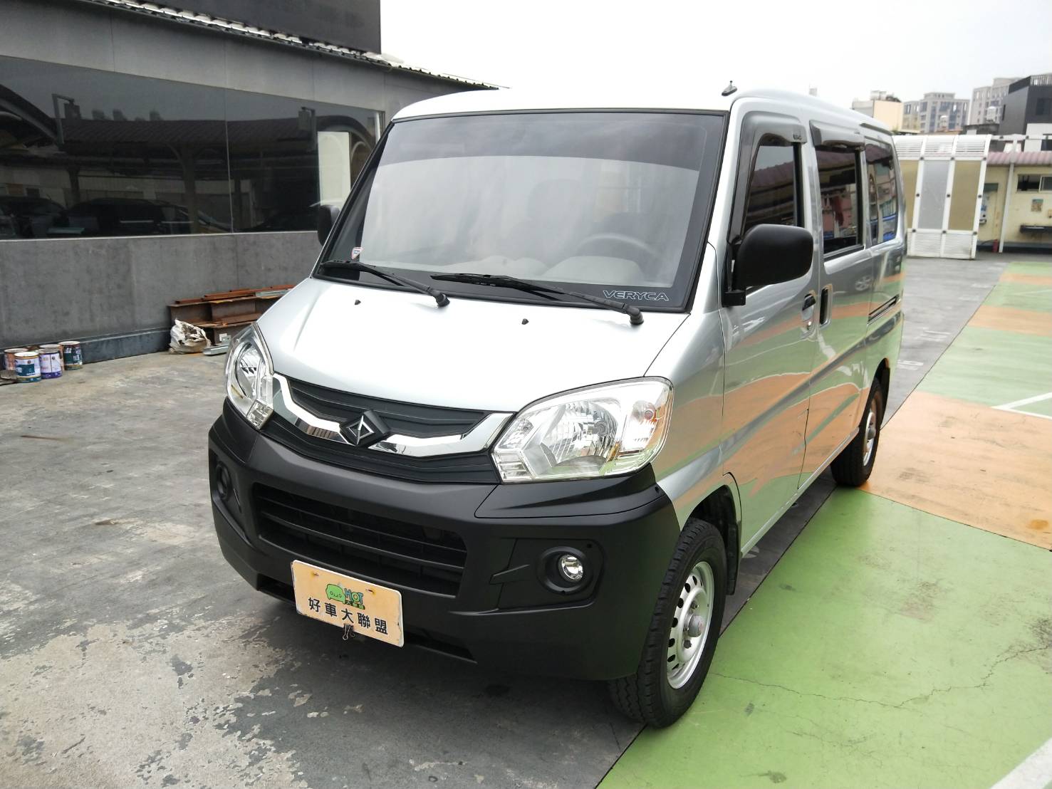 2016 Mitsubishi 三菱 商用車