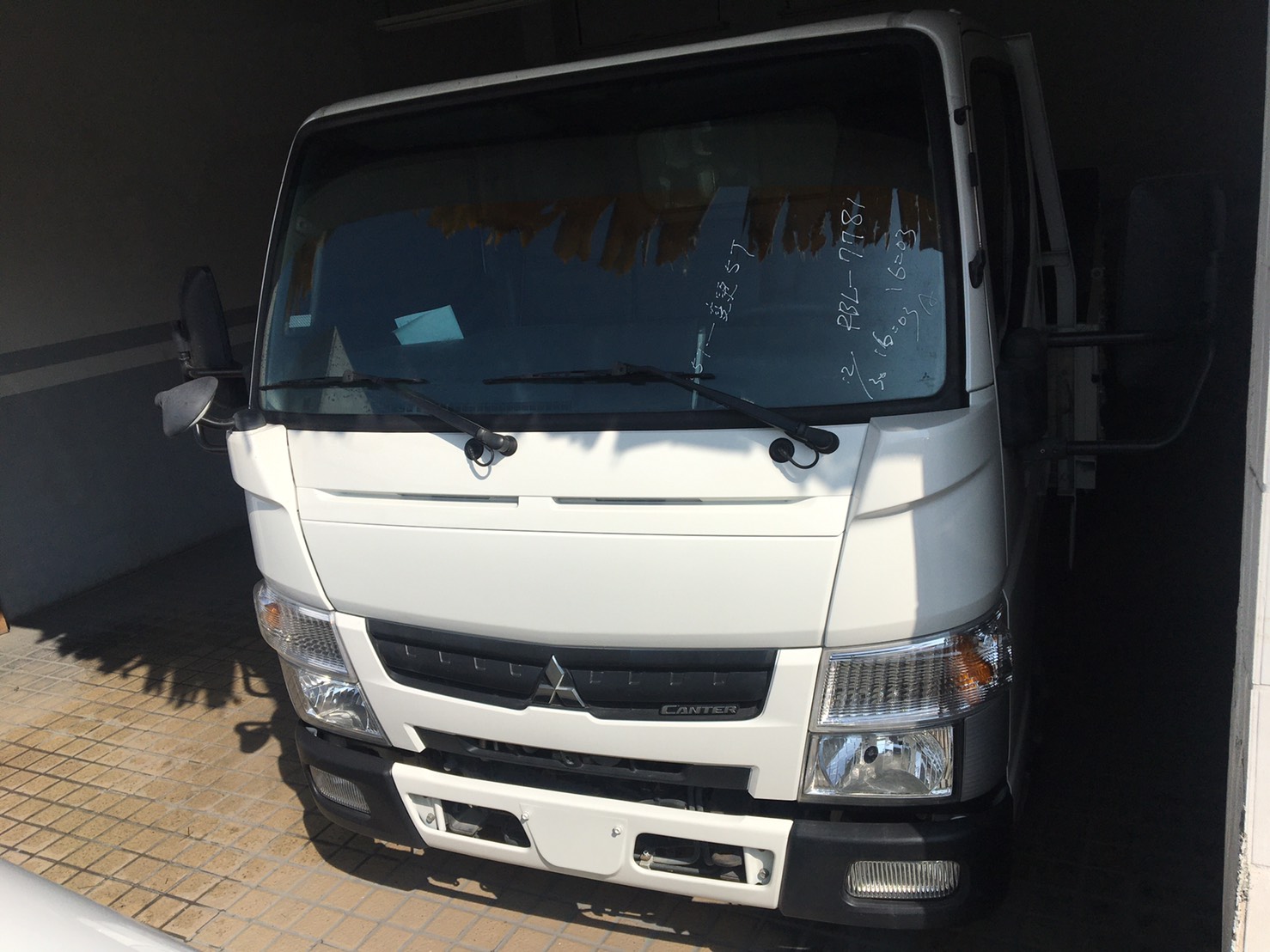 2016 Mitsubishi 三菱 商用車
