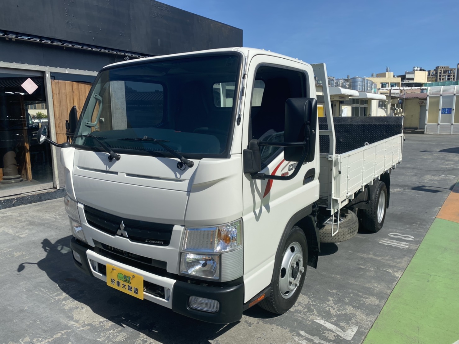 2016 Mitsubishi 三菱 商用車