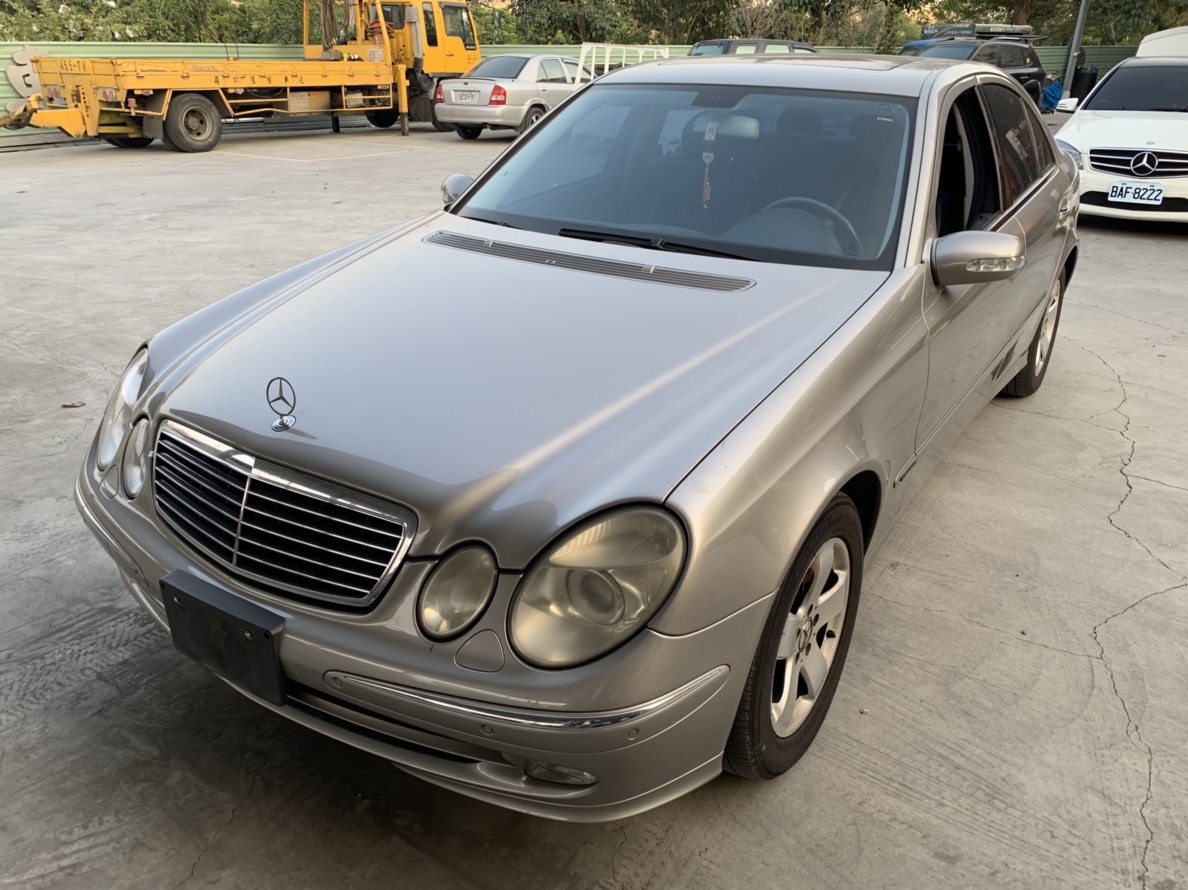 2004 M-benz E-class